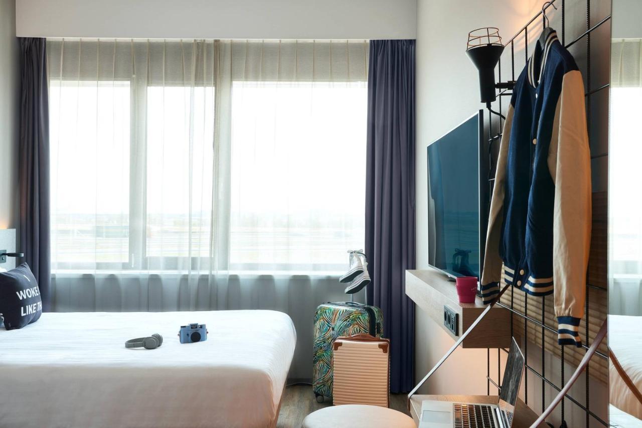 Moxy Queen Room,1398621389:JPEG